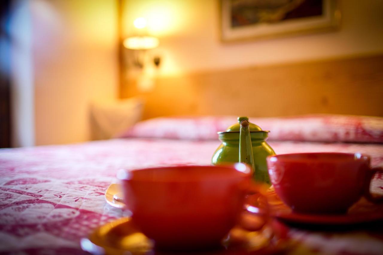 Hotel Locanda Belvedere Courmayeur Habitación foto