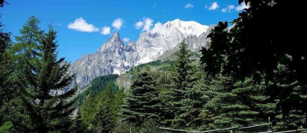 Hotel Locanda Belvedere Courmayeur Exterior foto